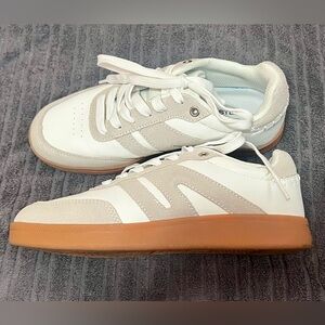 LUCKY STEP Women Classic Retro Gum Sole Fashion Sneakers, Size 6, EUC